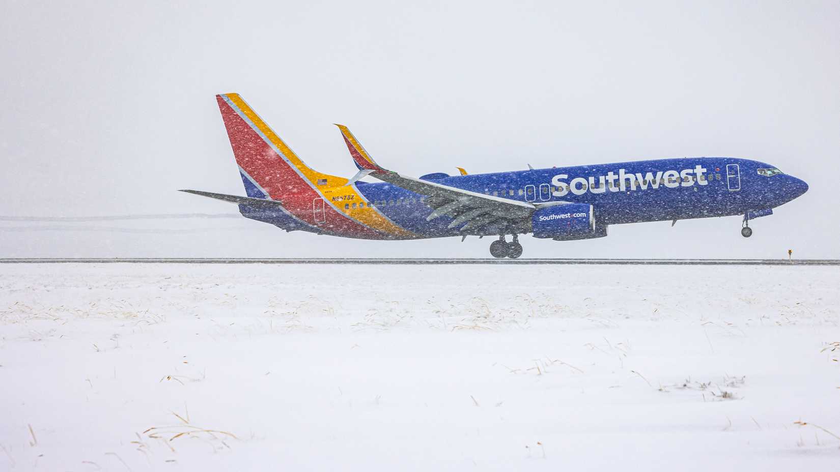 Southwest 737 Snowy Landing
