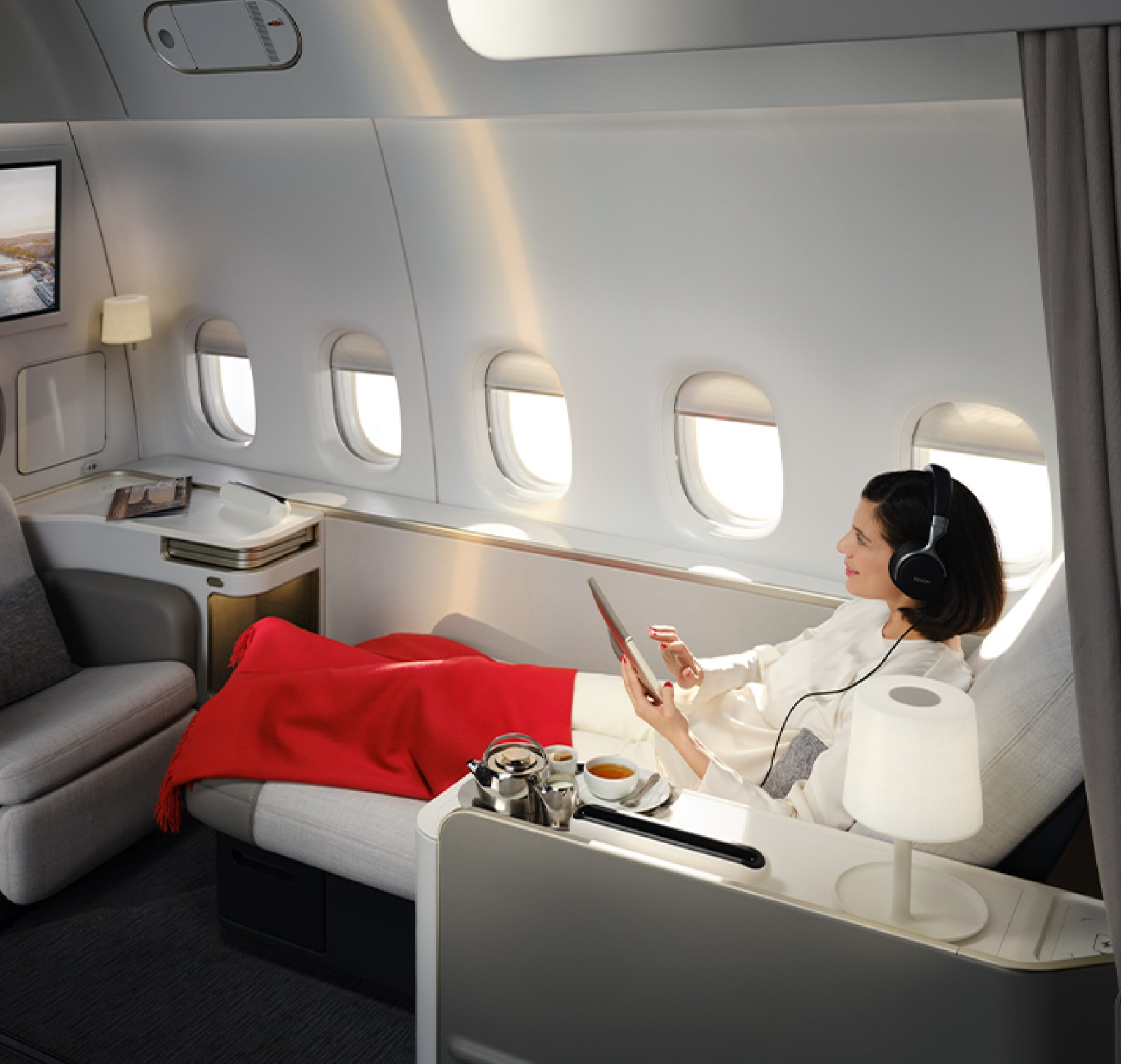 Lufthansa Spent $2.8 Billion On Hard-Door Suites — Air France Bet