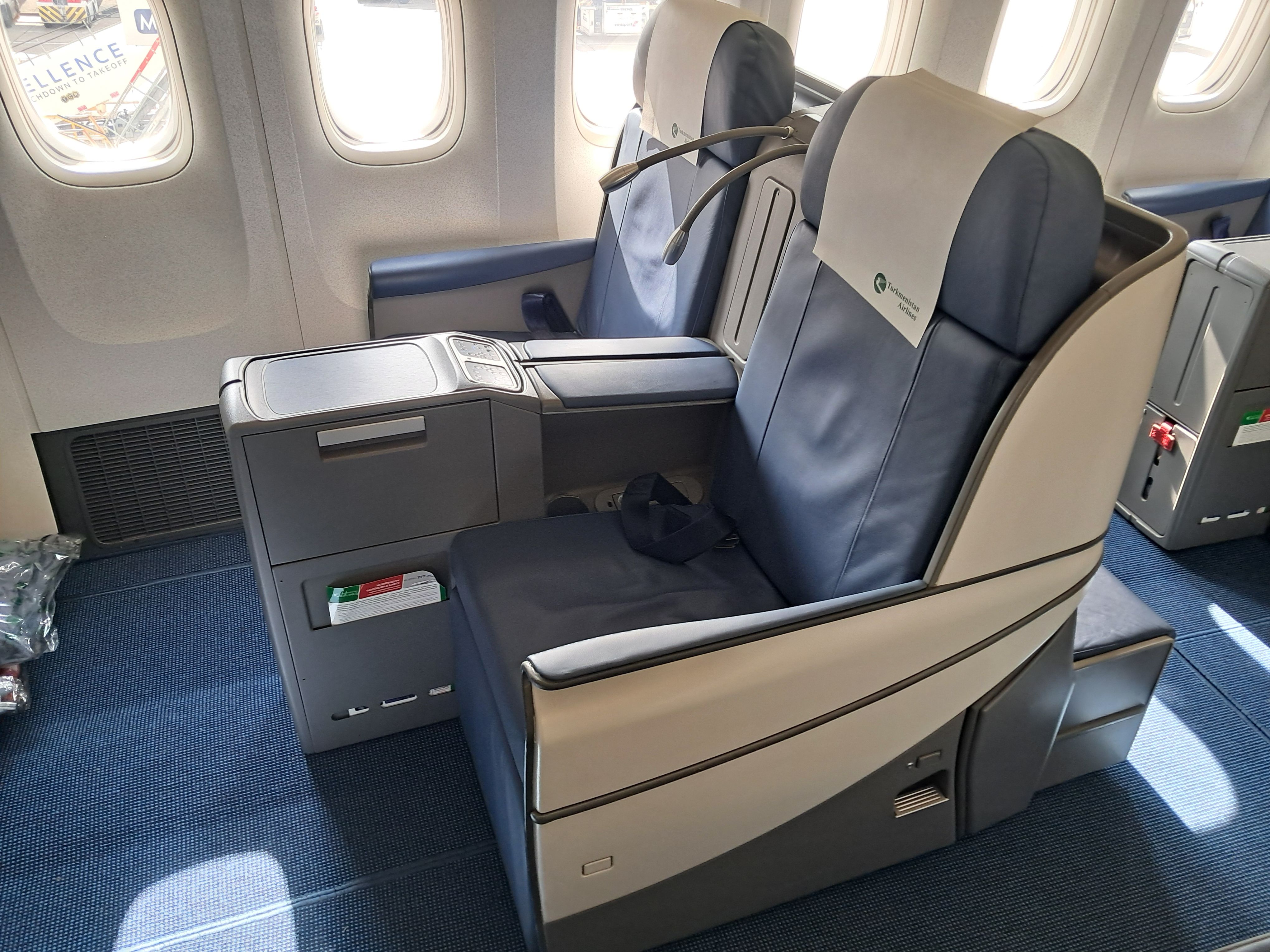 turkmenistan airlines 777-200lr business class seat