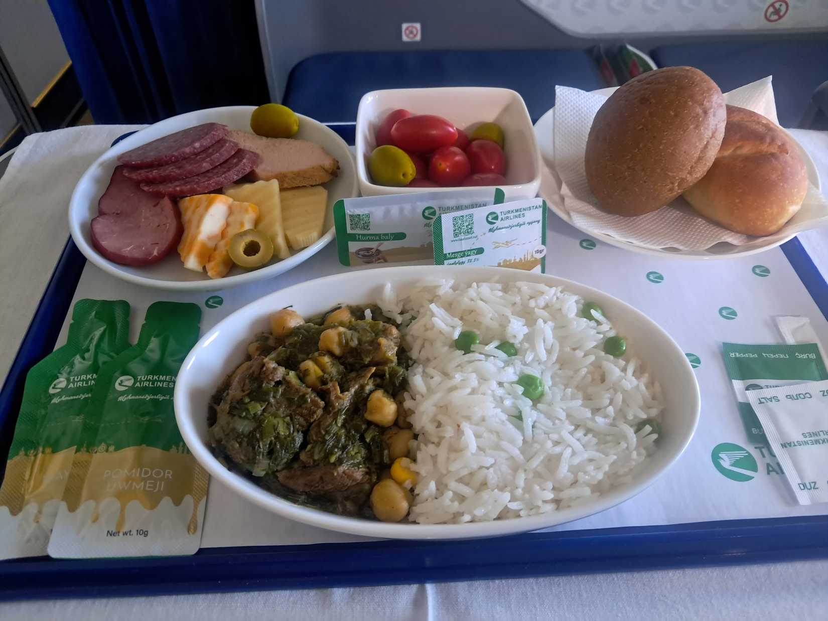 turkmenistan airlines business class meal