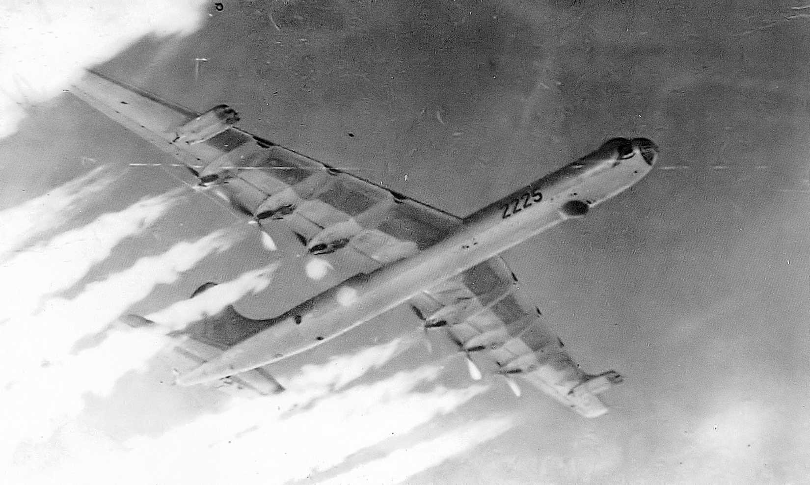11th_Bombardment_Wing_Convair_B-36J-5-CF_Peacemaker_52-2225