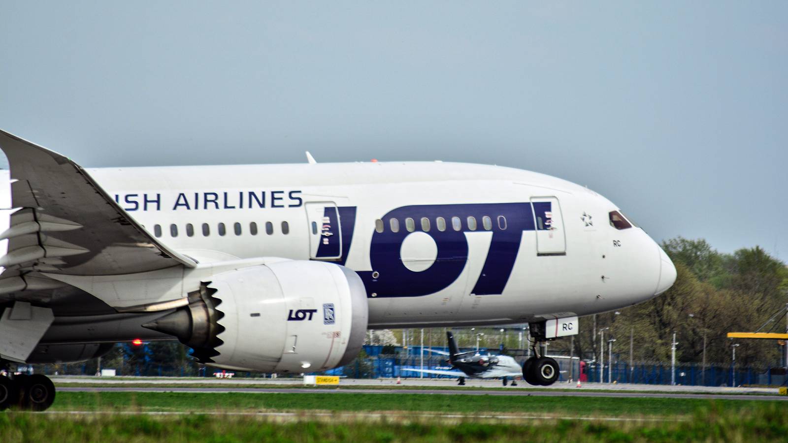 Decibels For 0.5% Thrust: The Engine Trade-Off Boeing Made & Airbus Refused