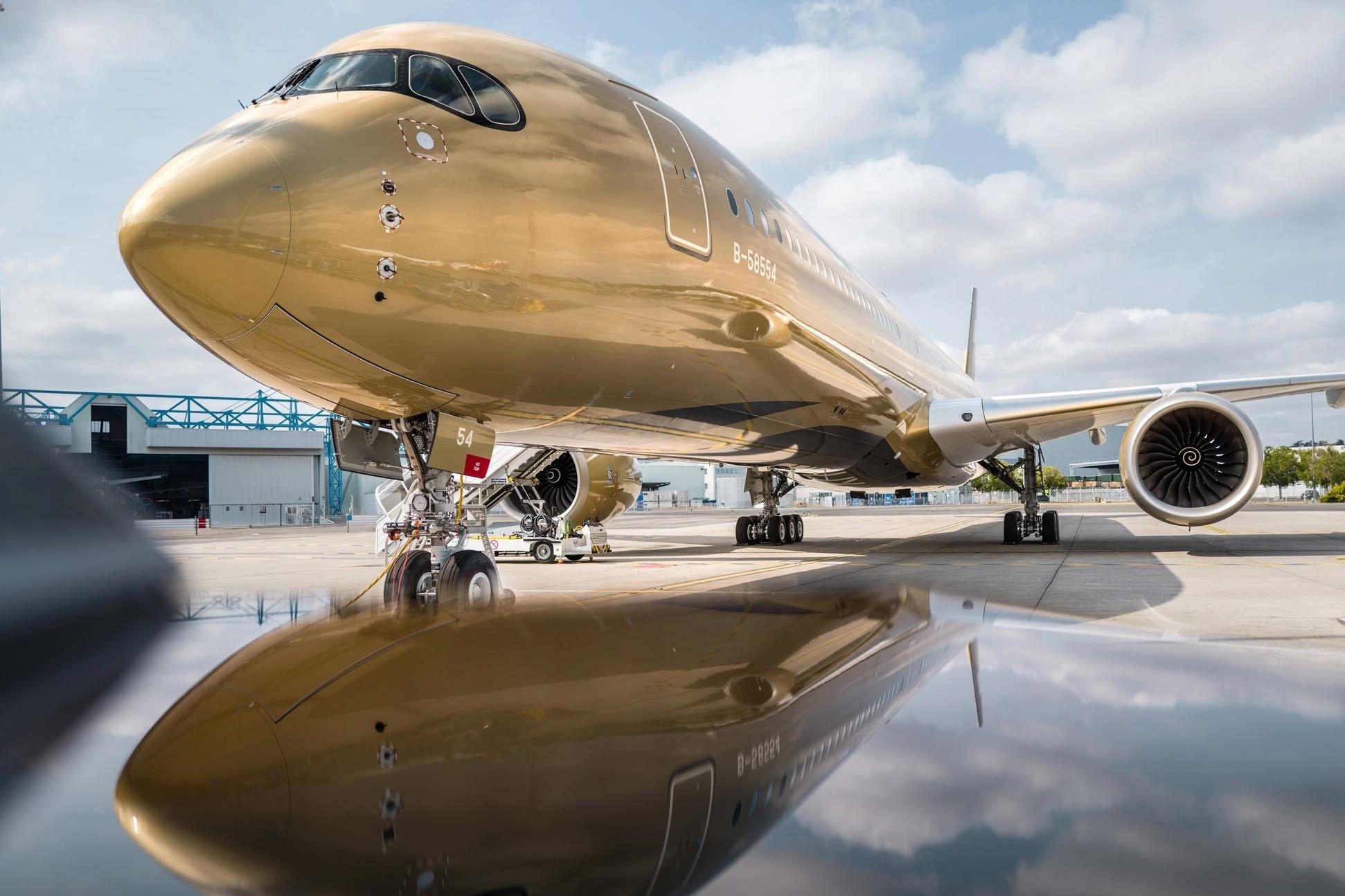 STARLUX's 2nd Airsorayama A350-1000 Arrives, Completing Stunning