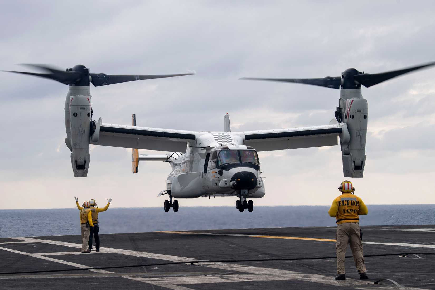 A CMV-22B Osprey, attached to VRM-30 Titans, takes off from the flight deck aboard the U.S. Navy’s only forward-deployed aircraft carrier