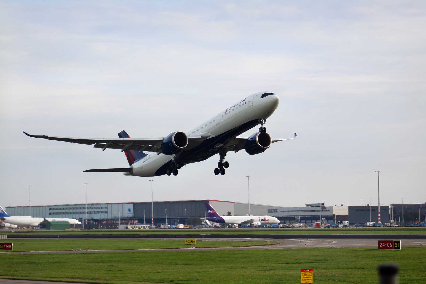 Delta A330-900neo taking off.