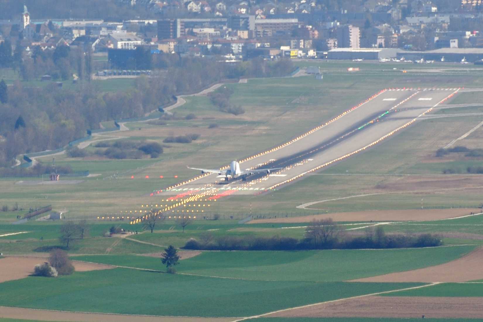 A340 crosswind landing 