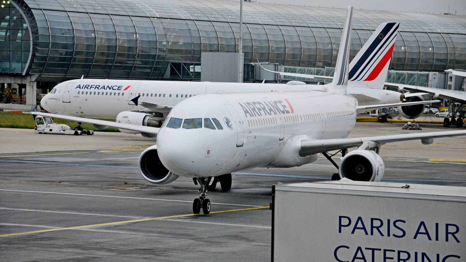 Low Usage": Air France Denies Paris Business Class Lounge Sauna Used As 'Sex Den'