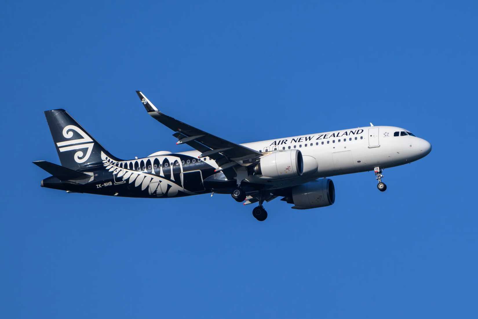 Air New Zealand Airbus A320neo landing