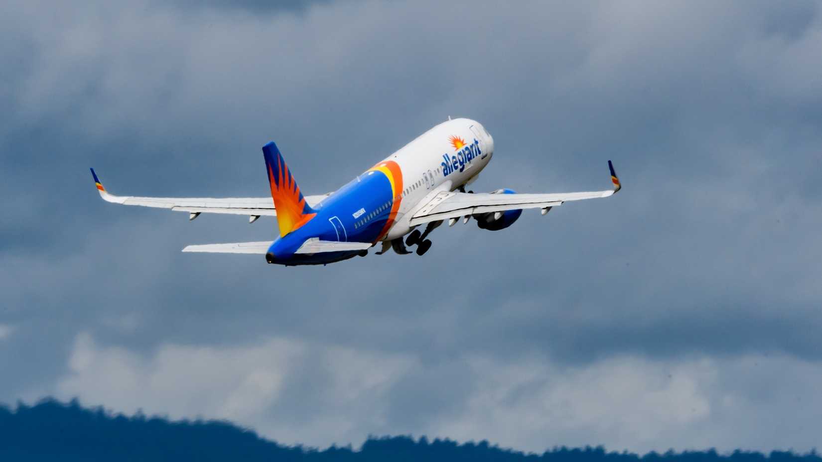 Allegiant Air takeoff
