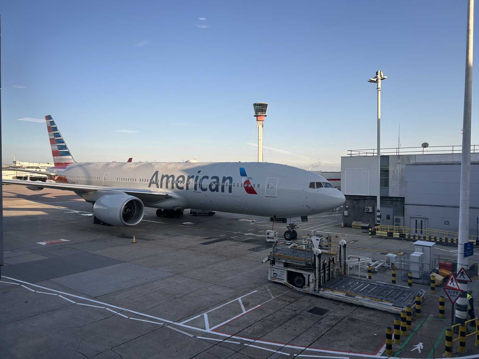 American Airlines 777 Heathrow gate