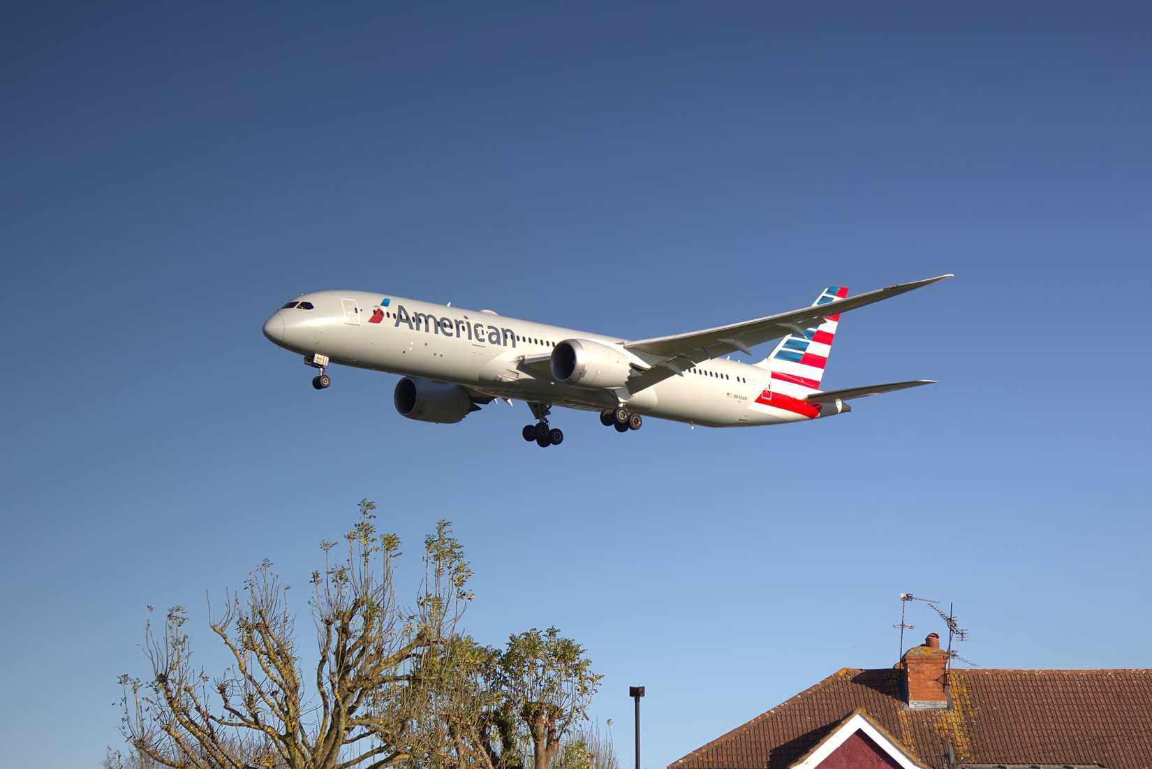 American Airlines 787 Heathrow approach