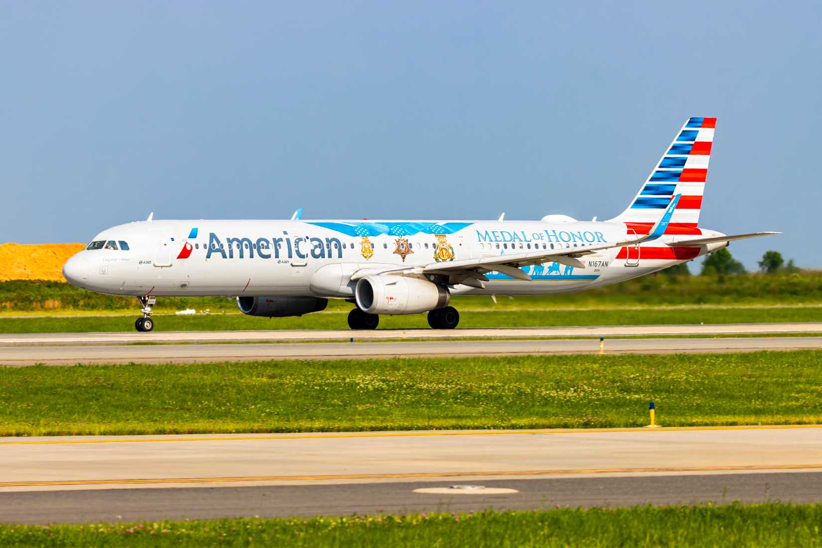 American Airlines A321 Medal of Honor livery, Charlotte Douglas International Airport
