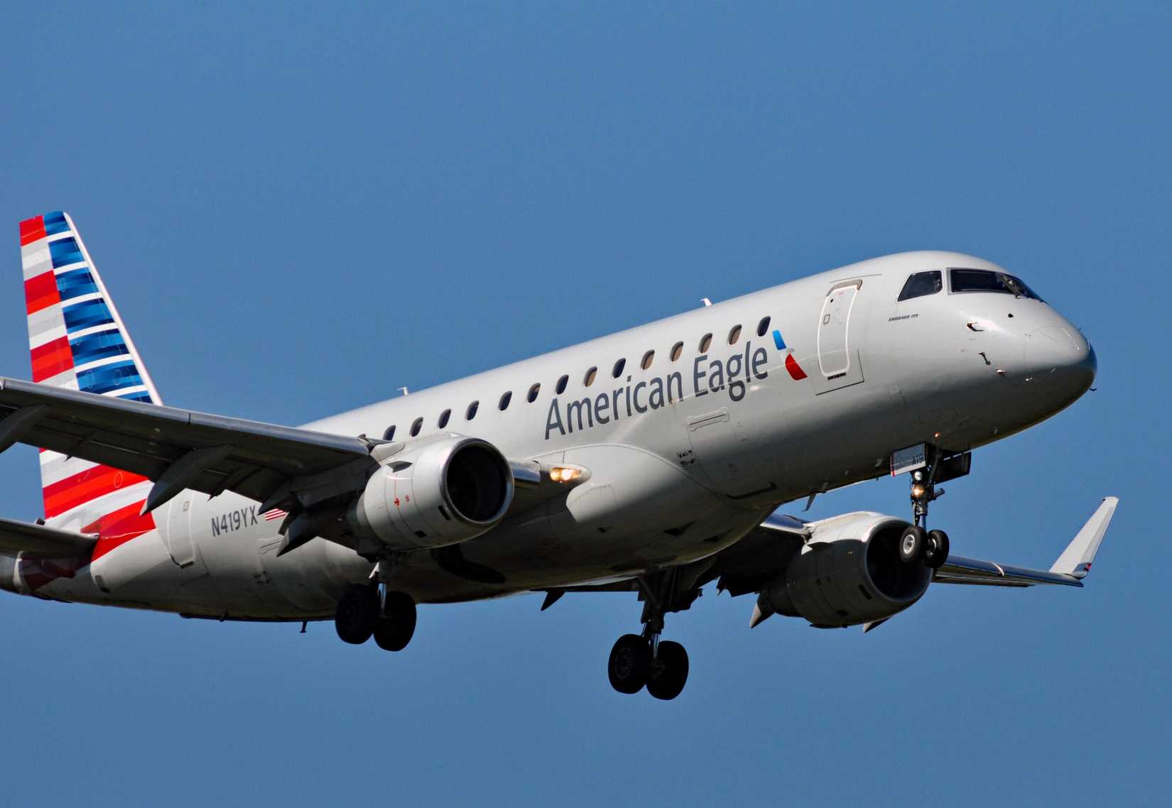 American Eagle Embraer E175