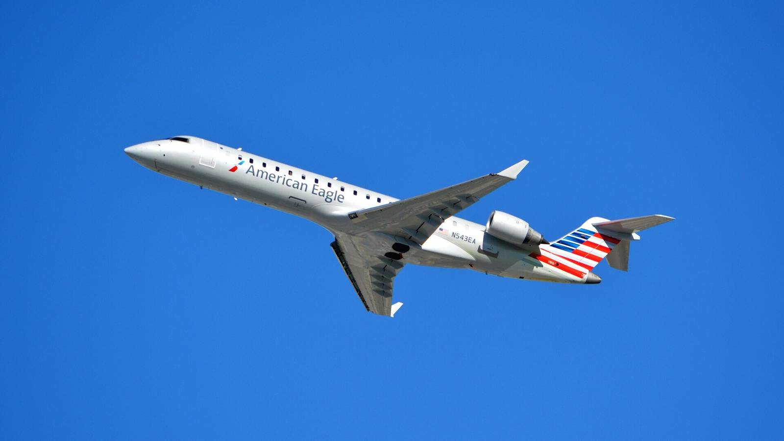 Deja Vu: 2 American Airlines CRJs With Identical Callsigns Nearly Cross Paths