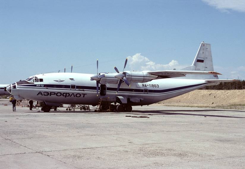 Antonov_An-12TB transport airplane in Aeroflot livery