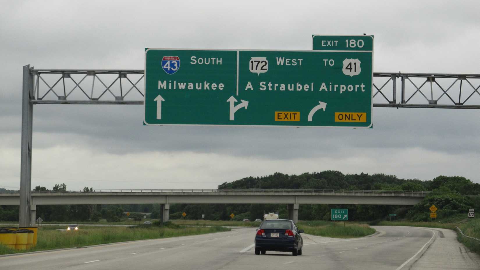 Austin Straubel International Airport road sign