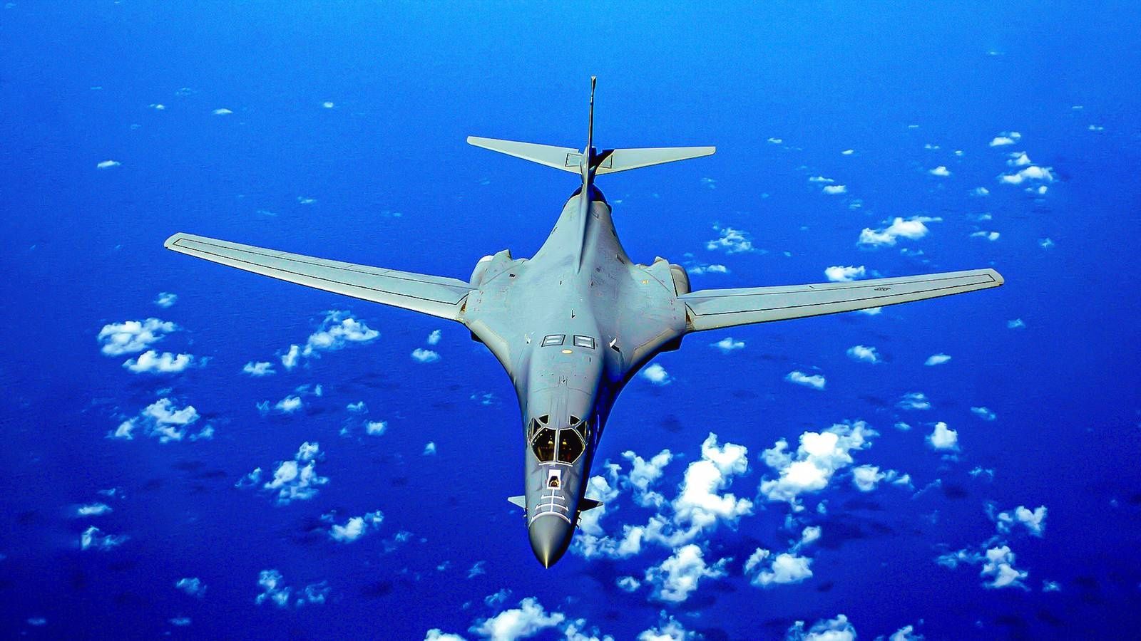 Why The B-1 Lancer Can't Fly Supersonic At Every Weight