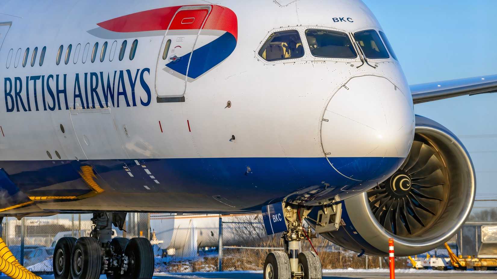 British Airways Boeing 787-9 parked up1