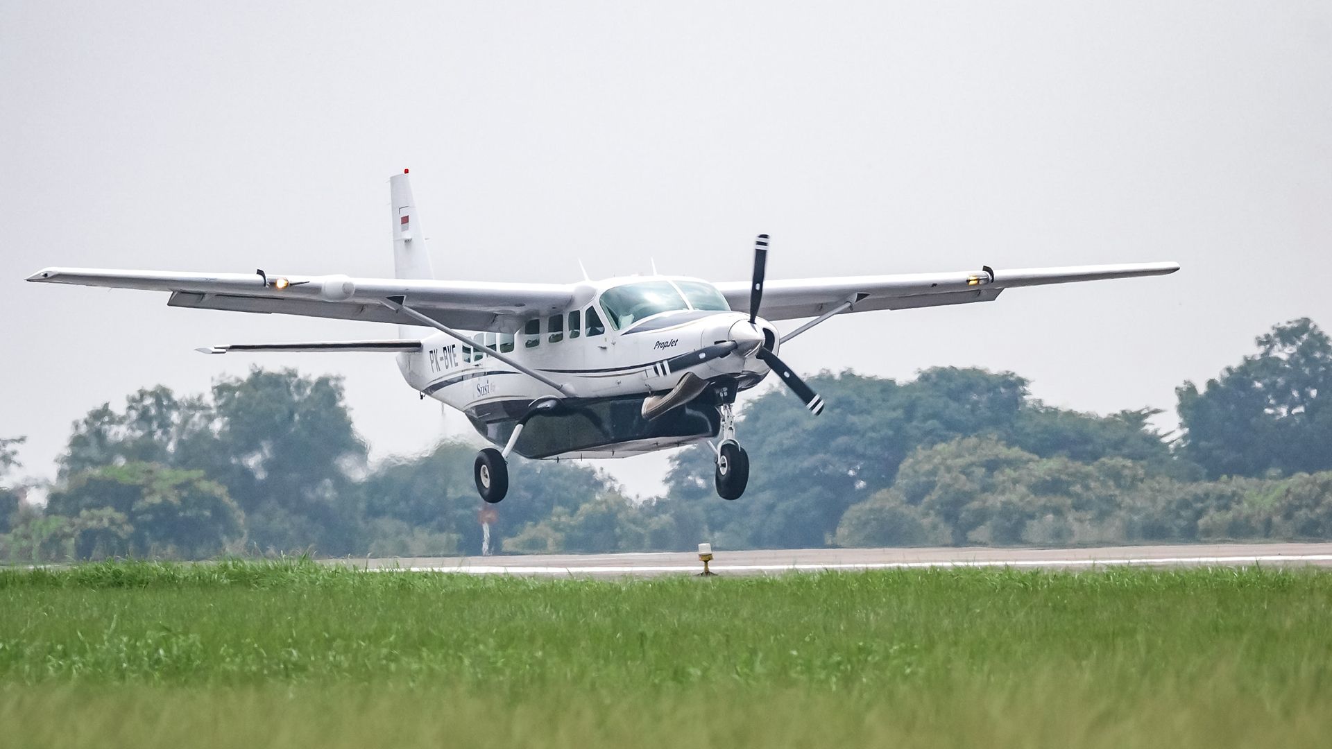 13 Dead After Cessna Grand Caravan Sightseeing Flight Crashes Near Peru's Nazca Lines
