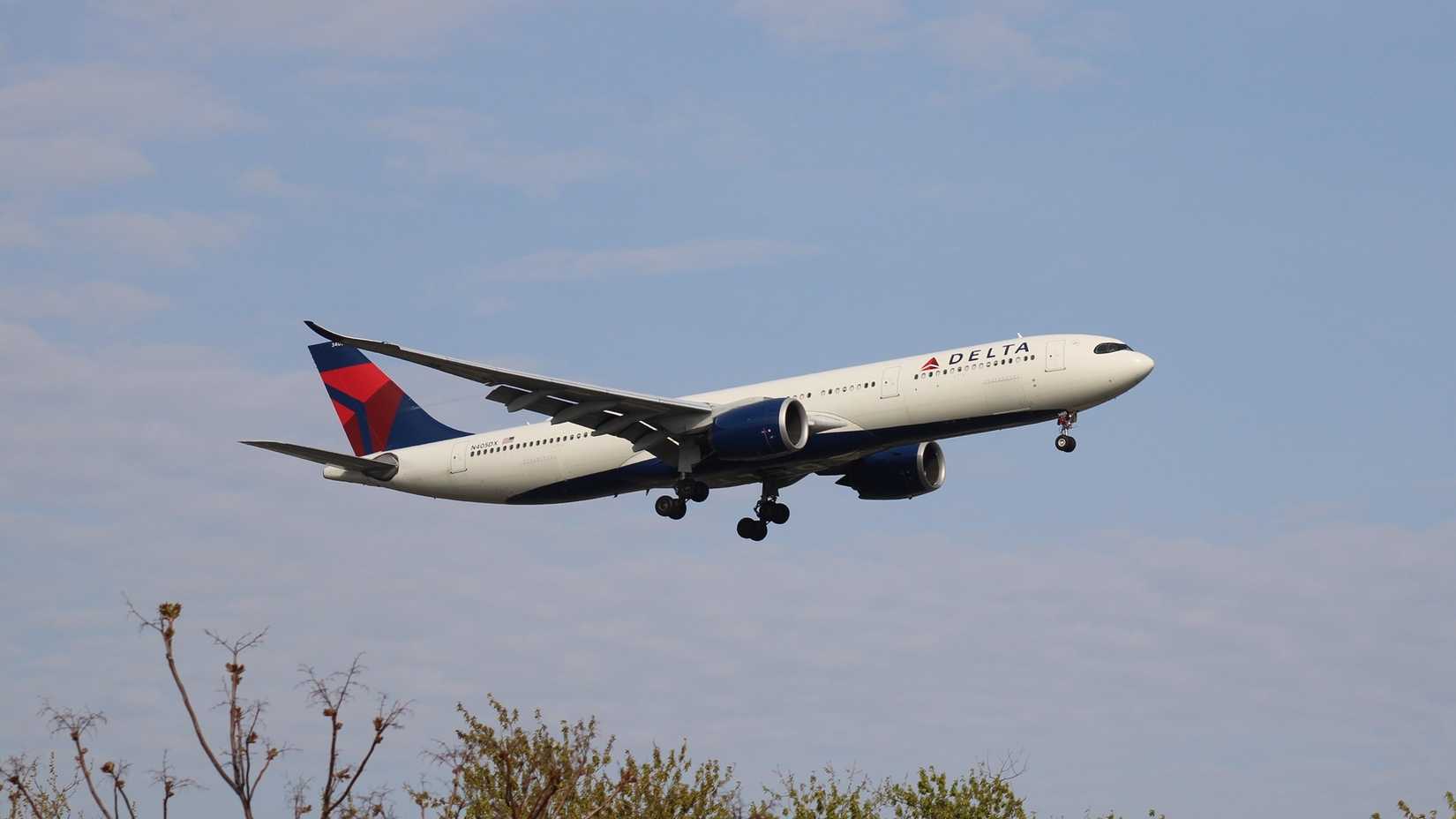 Delta Air Lines Airbus A330-900 touchdown at JFK