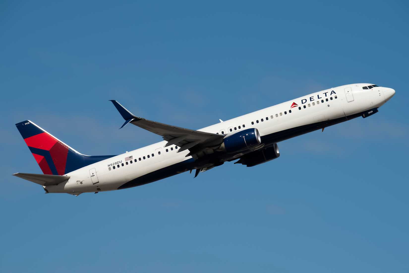 Delta Air Lines Boeing 737-900ER takeoff
