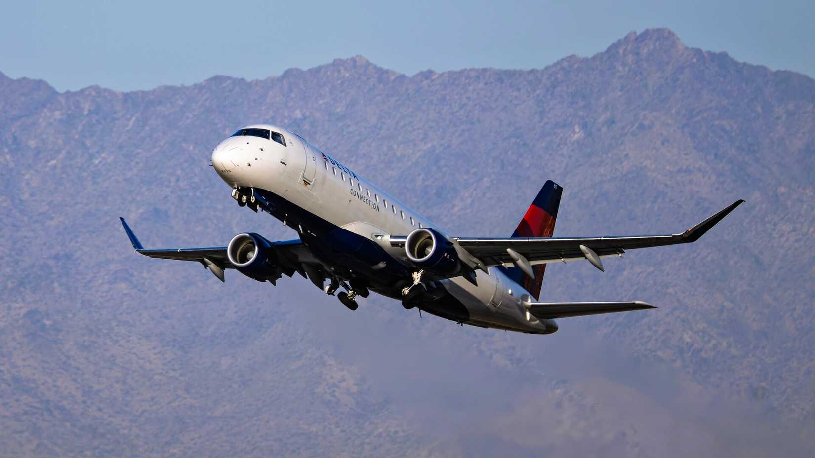 Delta Air Lines Embraer E175 taking off