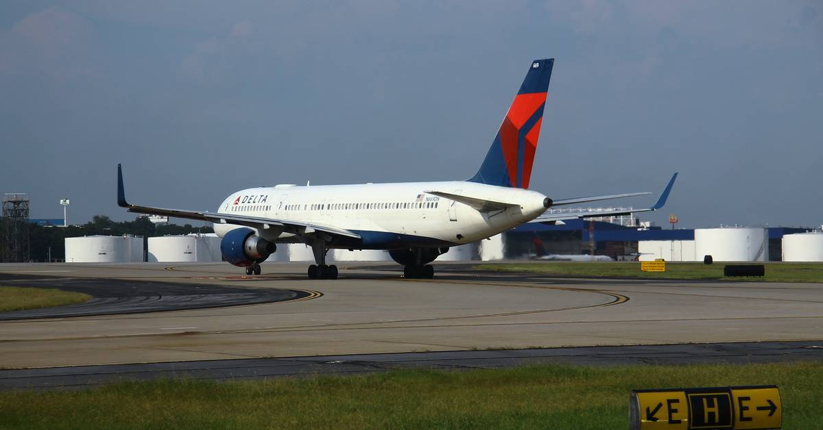 Delta Air Lines Passenger Reportedly Flushes iPhone Down Toilet Amid Cross-Country Flight