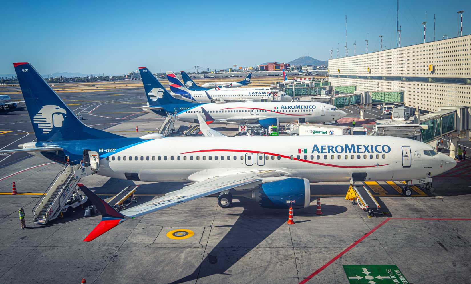 eroméxico airline carrier boarding at Benito Juarez International Airport (MEX). 