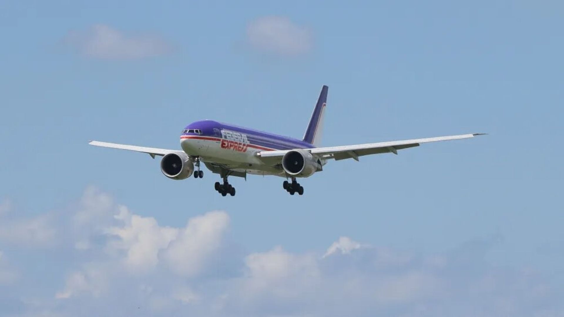 FedEx 777 Retro Livery Inflight
