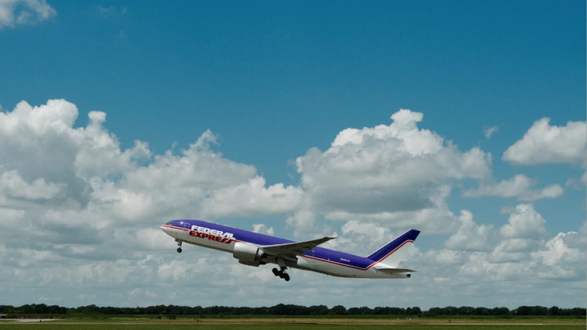 FedEx 777 Retro Livery Takeoff