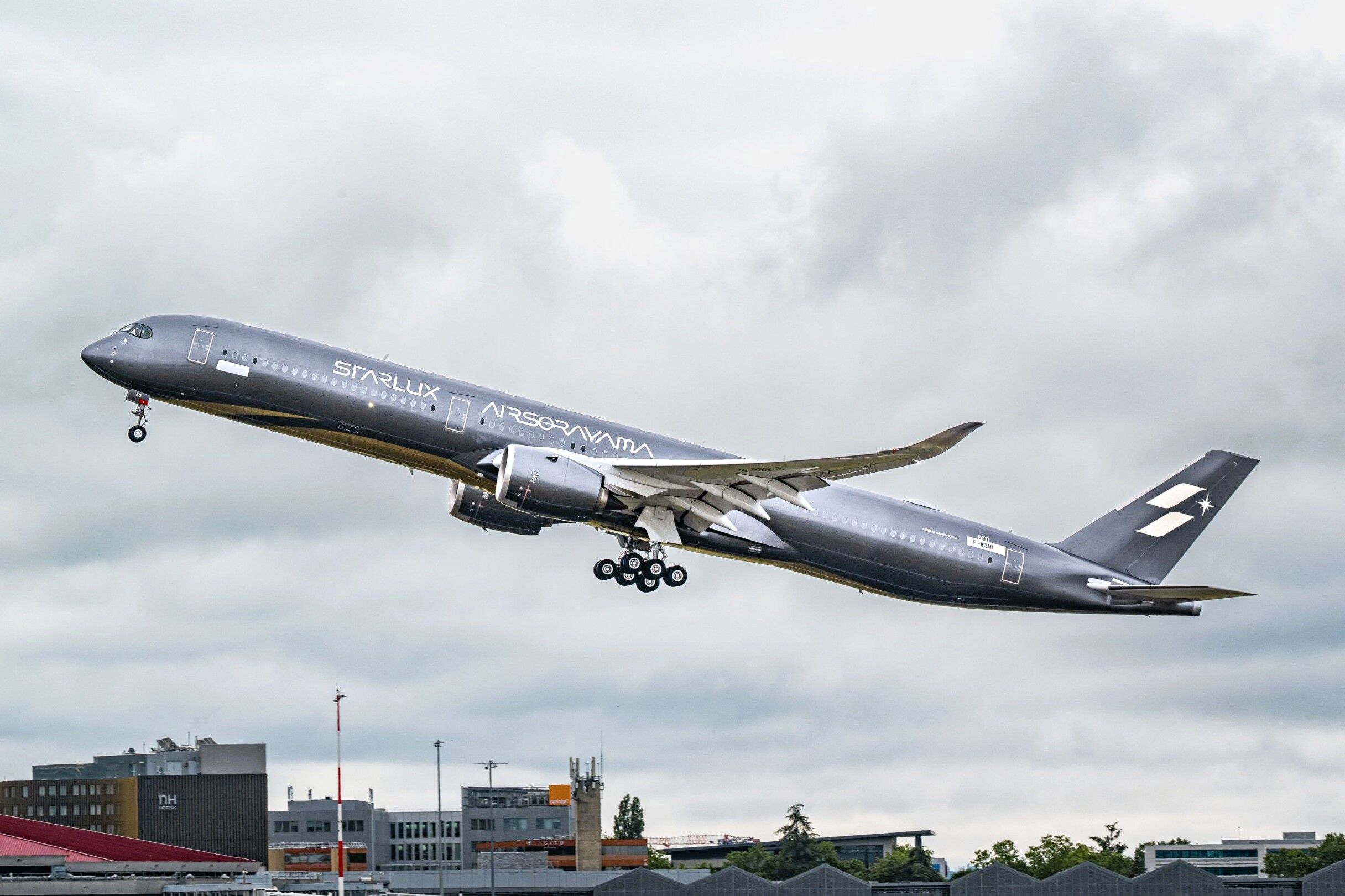 STARLUX's 2nd Airsorayama A350-1000 Arrives, Completing Stunning