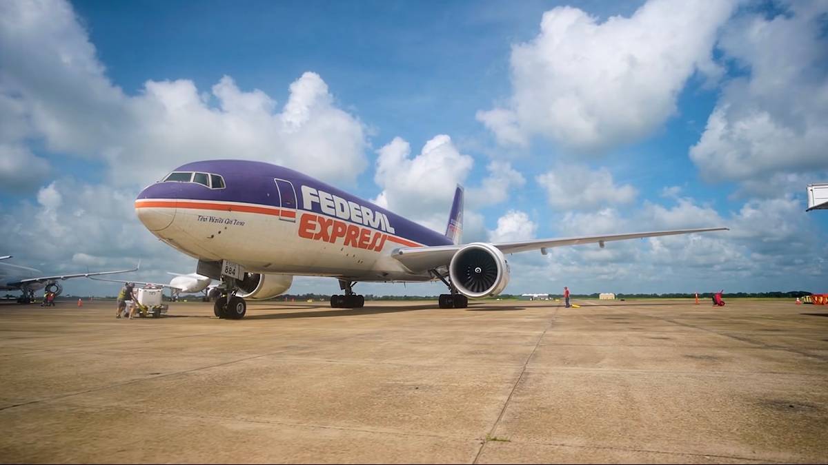 Vintage Livery On Modern Routes: Track FedEx's Retro Boeing 777-200 'Rosie'