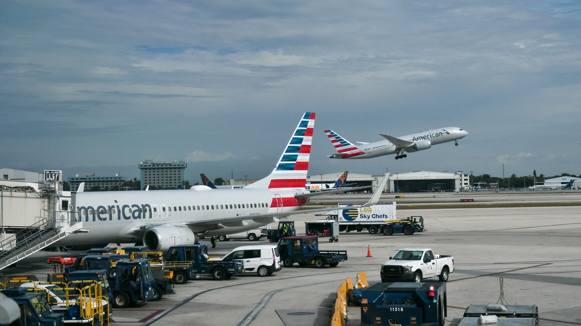 Miami InternationalAirport plane taking off