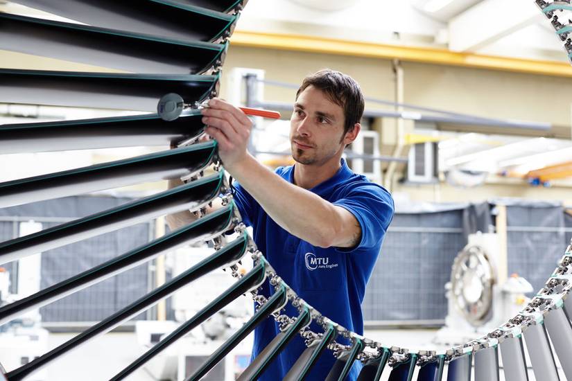 PW1100G engine assembly at MTU