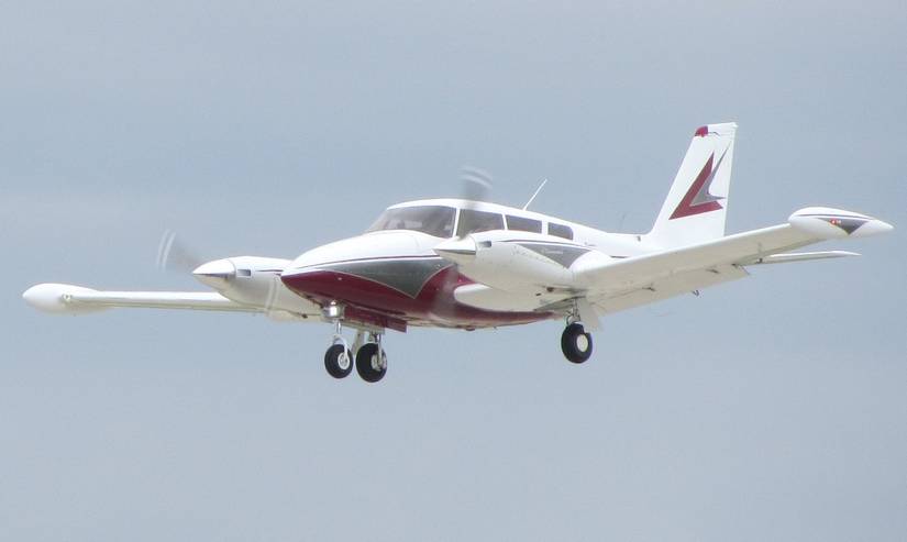 Piper PA-30 Twin Comanche Inflight
