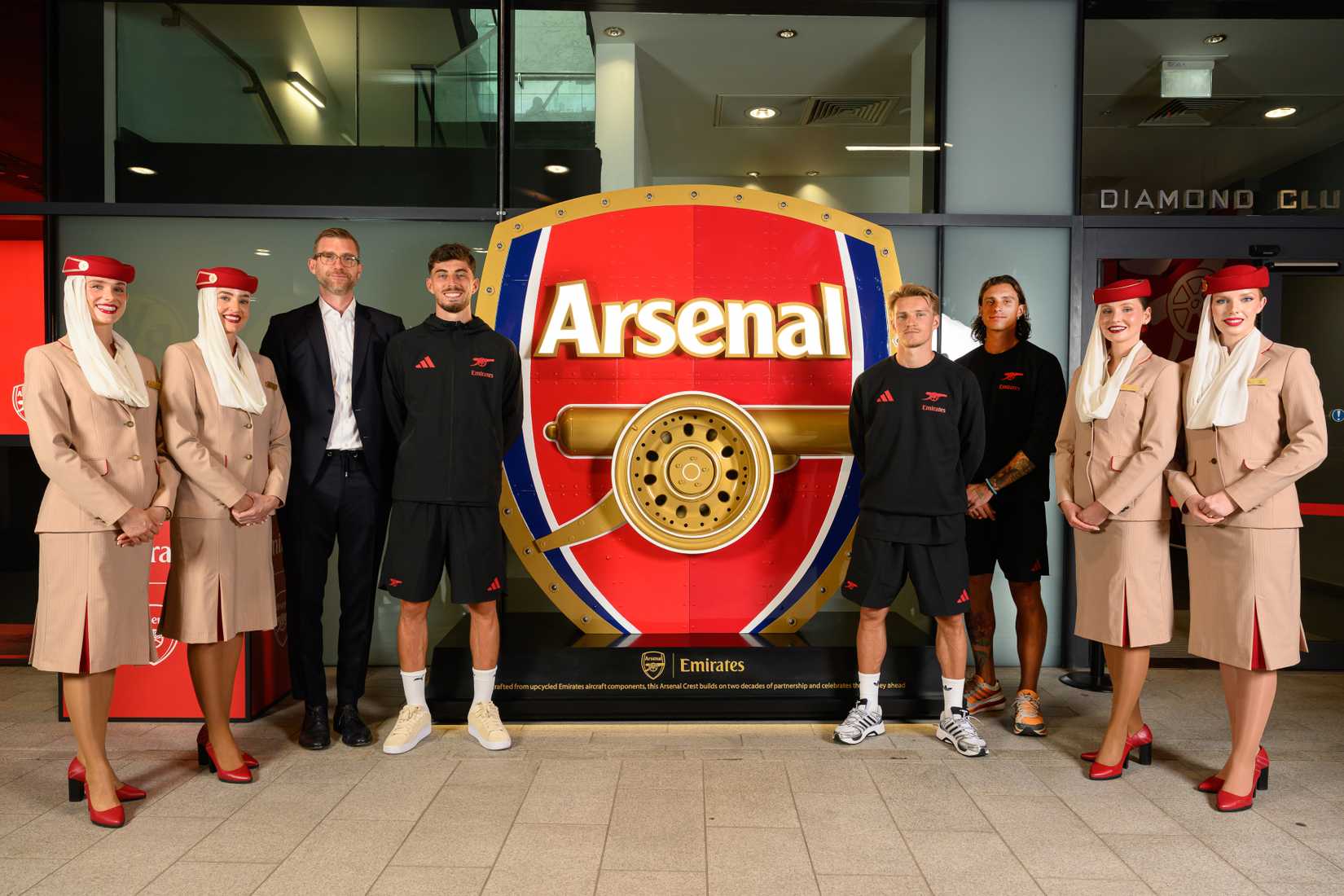 Emirates Arsenal Logo Team Photo