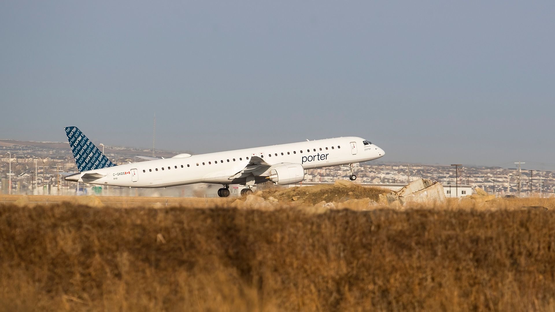 Porter Airlines Flight Canceled After Toddler Stands In Seat, Delaying It Past Curfew