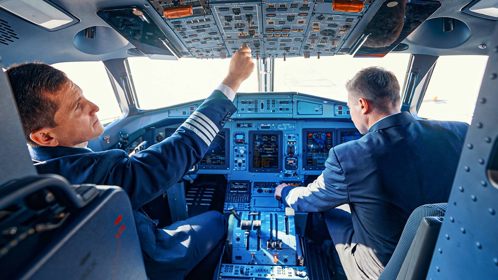 PSA Airlines shifts pilot training costs as US shortage eases