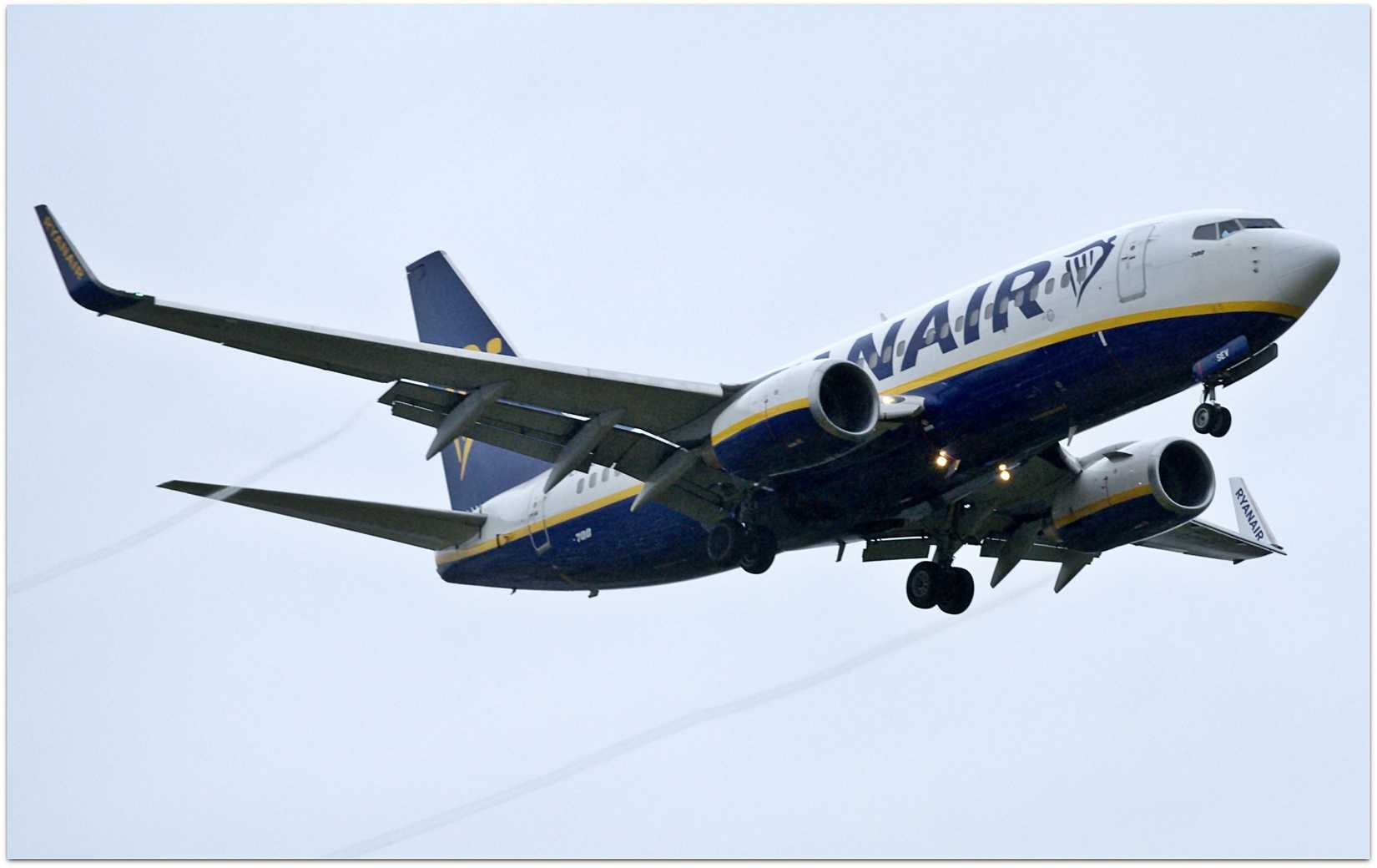 Ryanair B737-700 with old reg. EI-SEV at MAN airport on July 2016