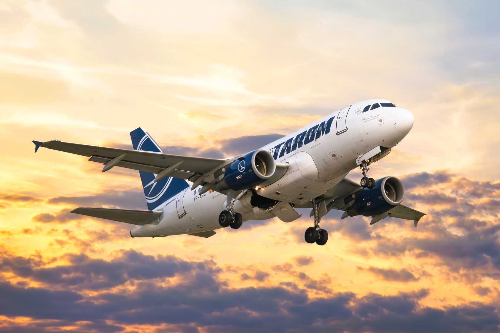 TAROM Airbus A318 on final approach