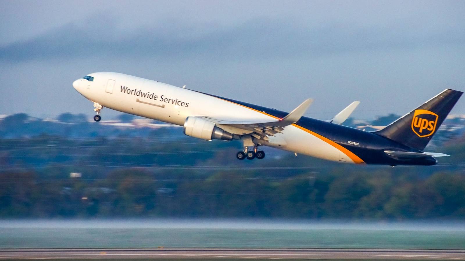 UPS 767 Takeoff
