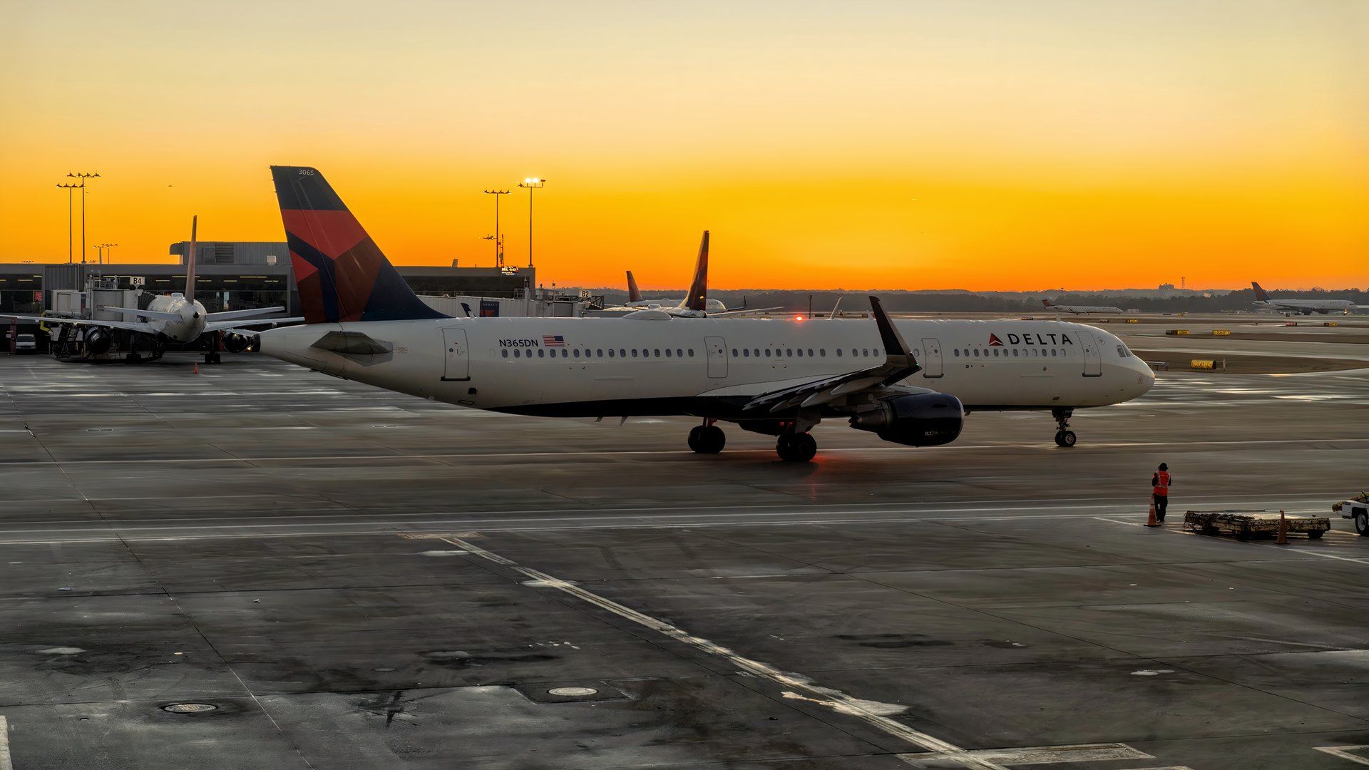 Plagued By Real Estate: Delta Air Lines Looks At Opening Houston Sky Club