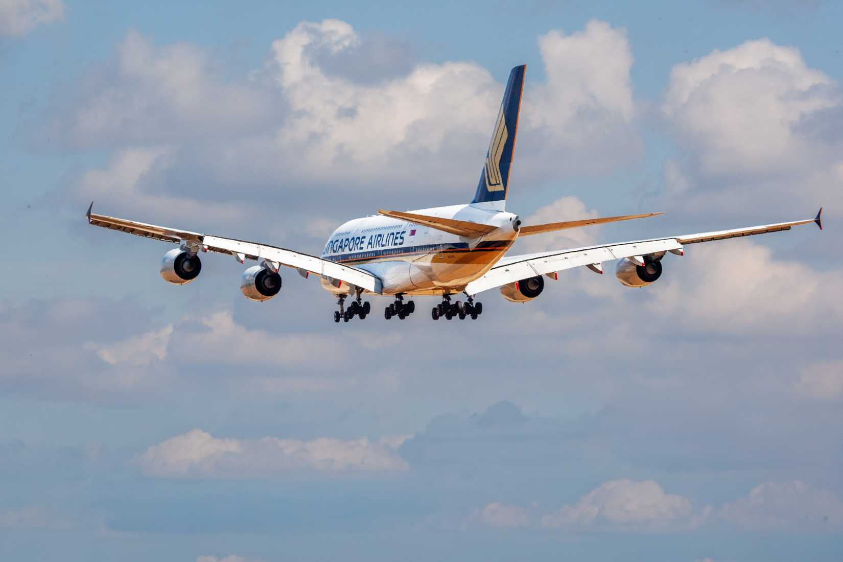 Singapore A380 Landing