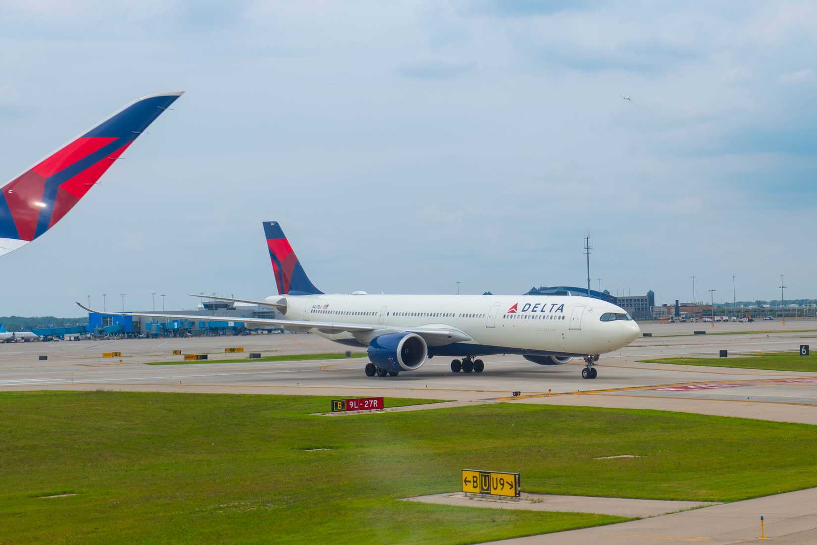 Delta A330neo Taxiing