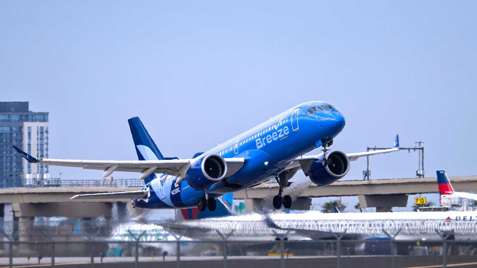 Breeze A220 Takeoff
