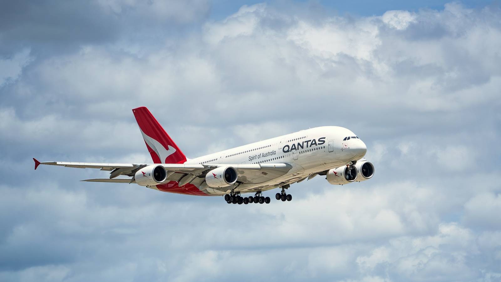 The World's Most Remote Flight Paths: How Far From Mainland Can You Really Fly?