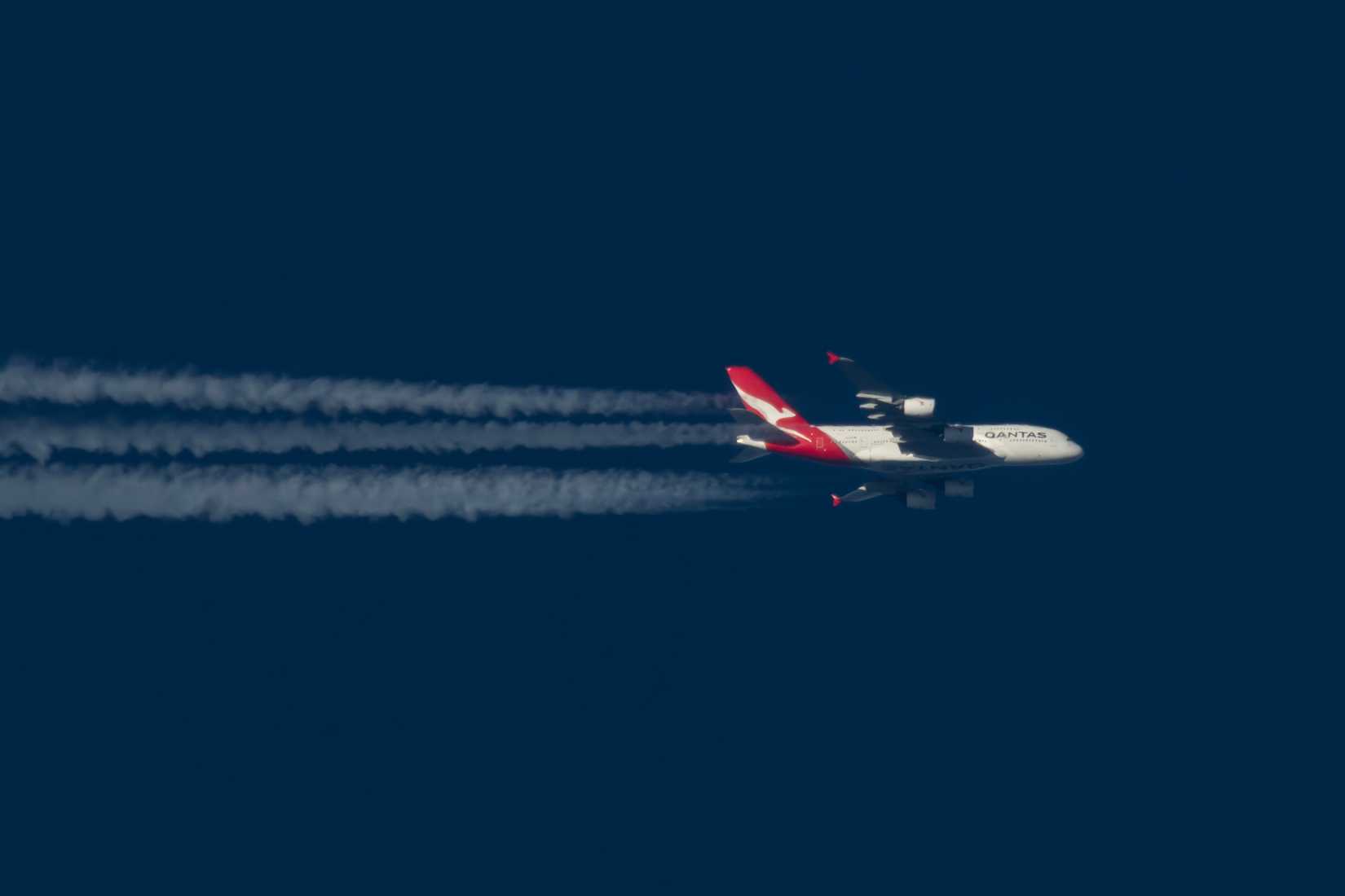 Qantas A380 Cruising
