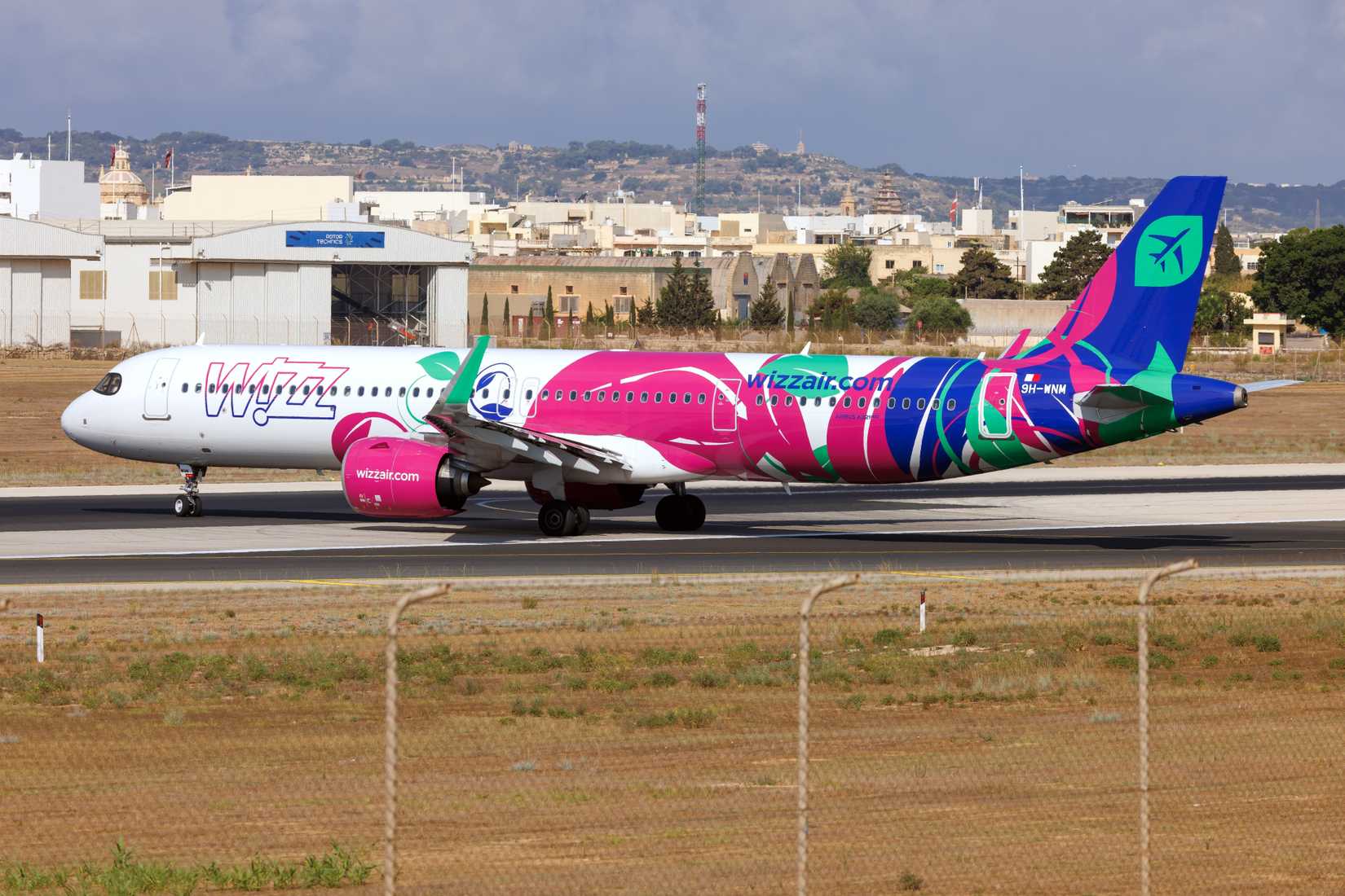 Wizz A321neo Taxiing Special Livery