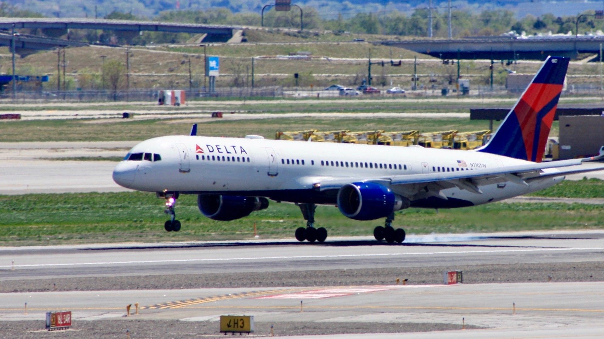 Delta 757 Landing