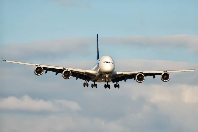 Singapore Airlines A380 on short final